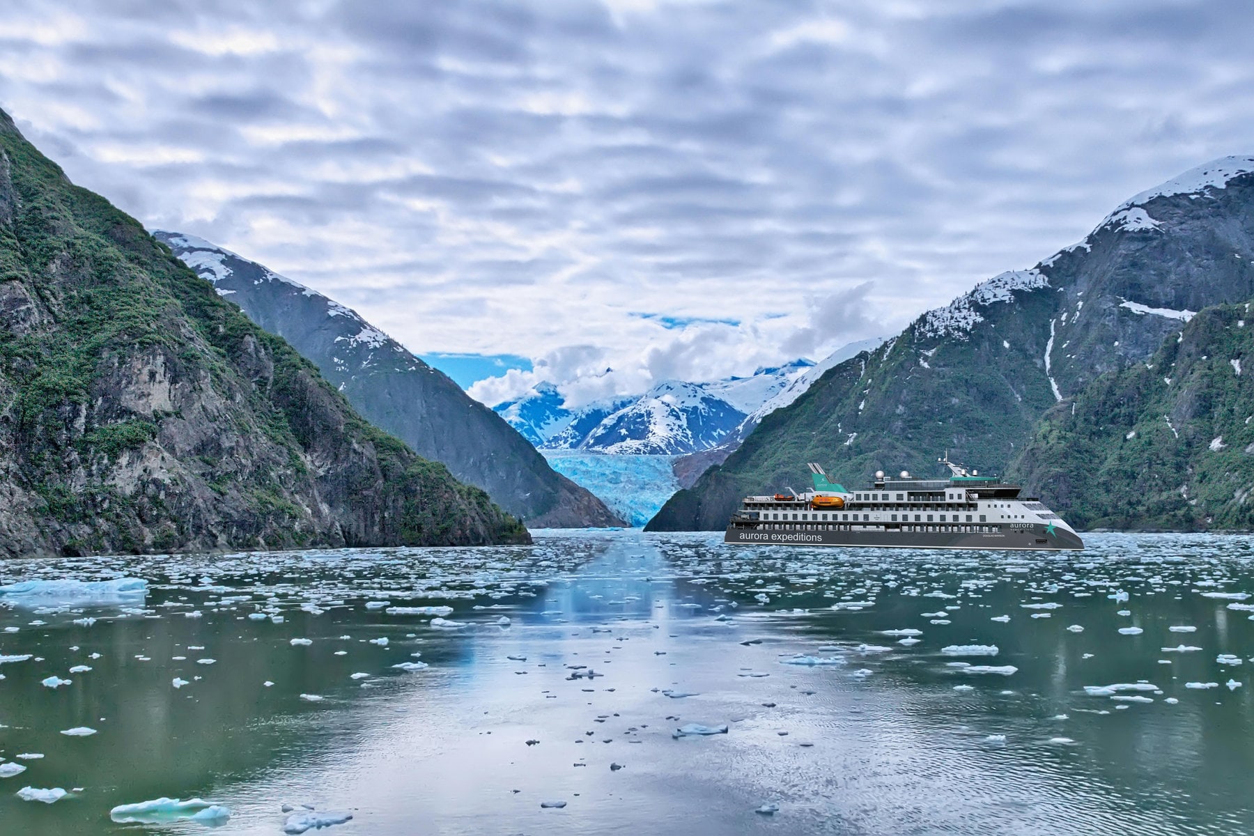 Polarkreuzfahrt mit der Douglas Mawson: Kleine Expeditionsgruppe, intensive Landgänge, moderne Technik und nachhaltiges Reisen in Arktis oder Antarktis.